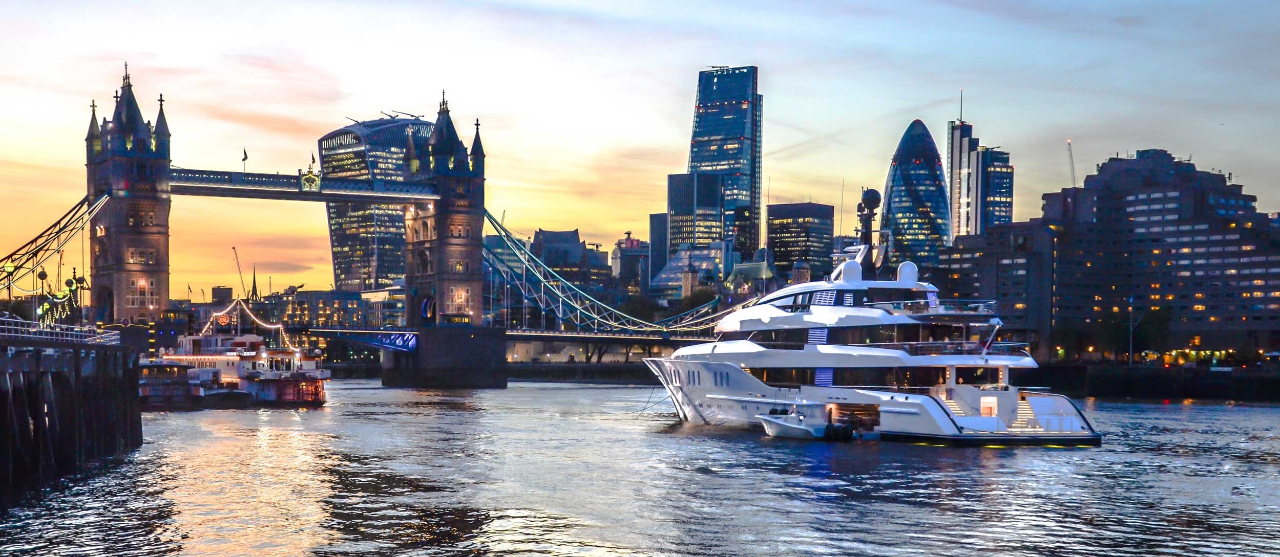 yacht chartering london